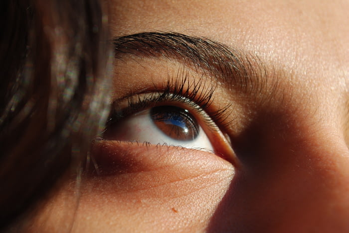 How to solve the problem of fast eyelash loss in summer?