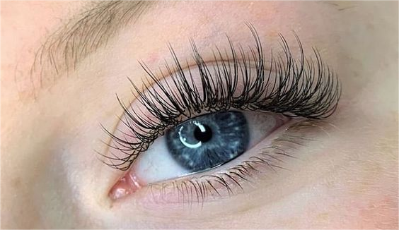 HOW TO DO THE MOST NATURAL EYELASH EXTENSIONS?