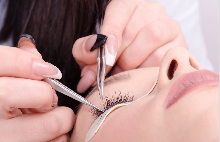 The Ultimate Guide to Lash Extension Aftercare and Refill Schedules
