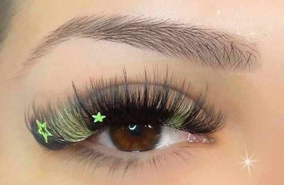 How to create distinctive eyelashes?