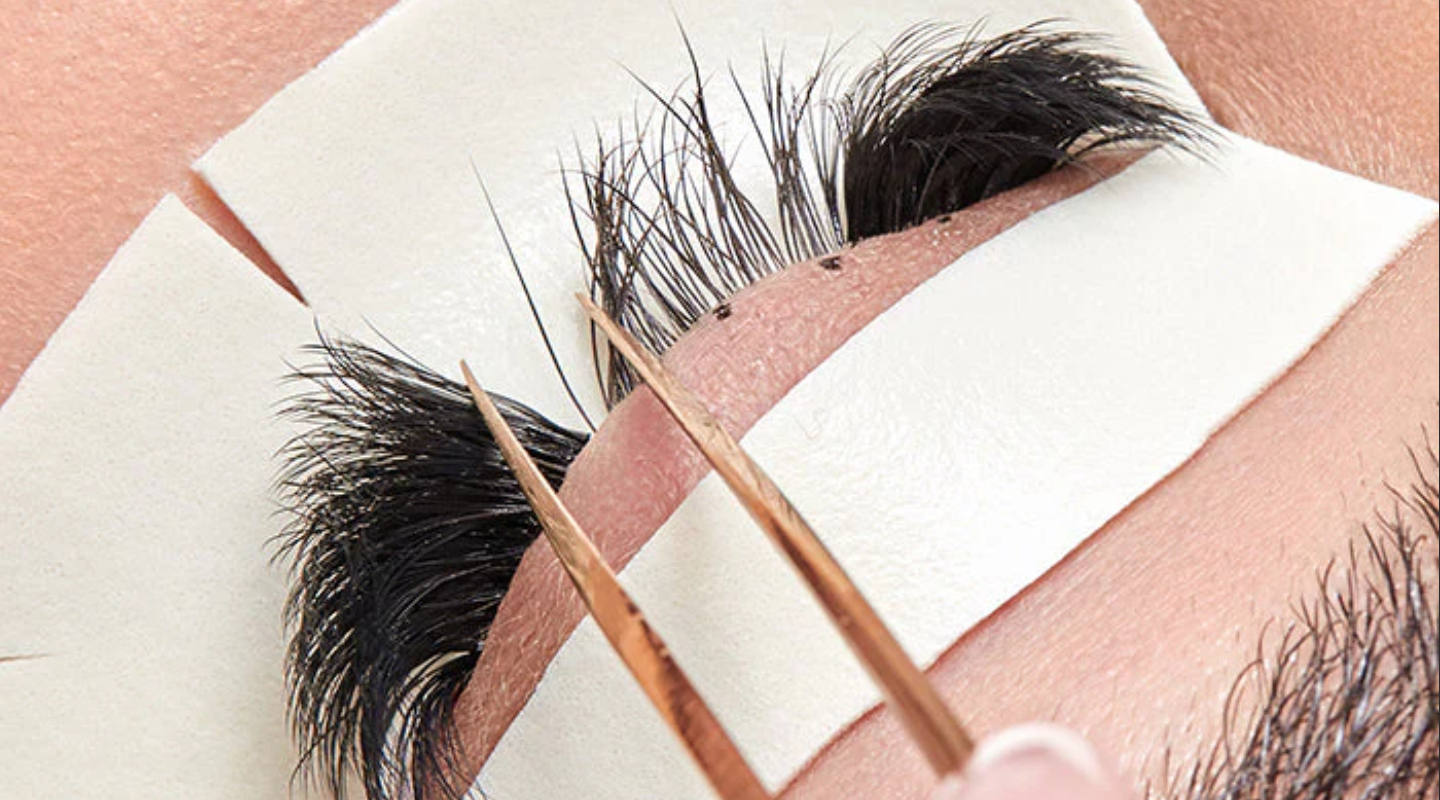 Common Isolation Mistakes Every Beginner Lash Artist Makes