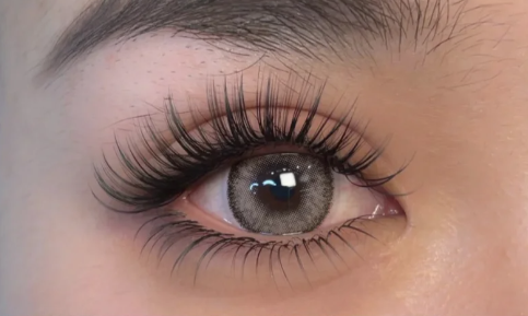 Transform Your Look: Halloween Special with Colored Eyelash Extensions